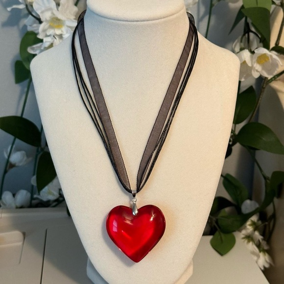 Red Glass Heart Pendant On A Black Adjustable Ribbon Necklace Brand New - Picture 2 of 8